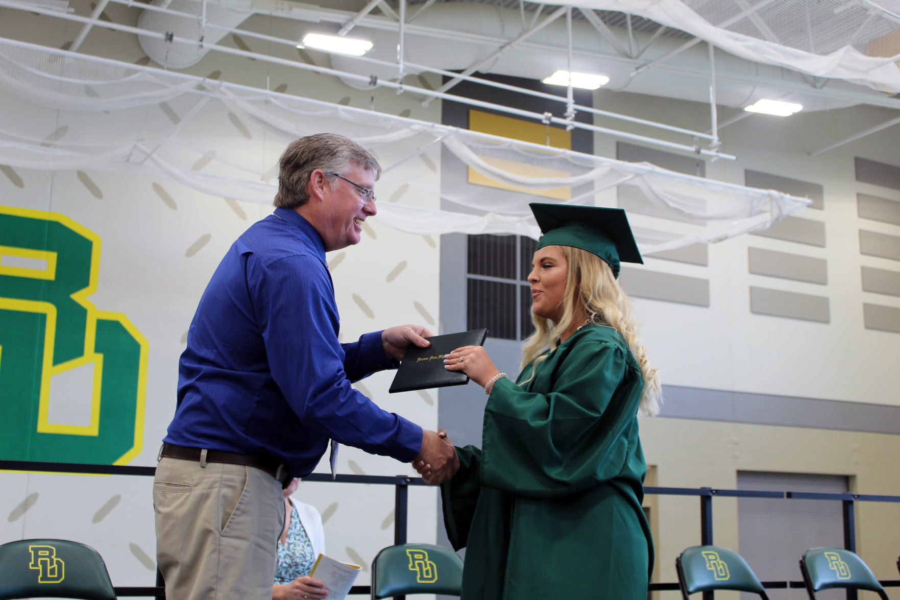 060219-ctzn-news-bd-grad060.jpg